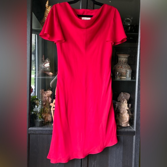 Red dress - Picture 6 of 10